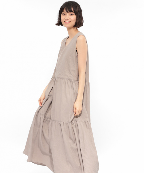 LAKOLE(ラコレ)の「【ドライタッチ】スリーブレスティアードワンピース / LAKOLE(ワンピース・レディース・ブラック/ベージュ/ピンク・SMALL/MEDIUM)」の6枚目の写真