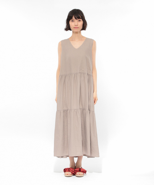 LAKOLE(ラコレ)の「【ドライタッチ】スリーブレスティアードワンピース / LAKOLE(ワンピース・レディース・ブラック/ベージュ/ピンク・SMALL/MEDIUM)」の7枚目の写真
