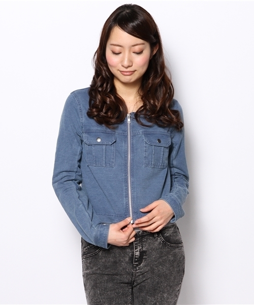 one after another NICE CLAUP（ワンアフターアナザーナイスクラップ）の「【ナイスクラップ】カットデニムジャケット（デニムジャケット・レディース・ブルー/ネイビー・FREE）」の2枚目の写真