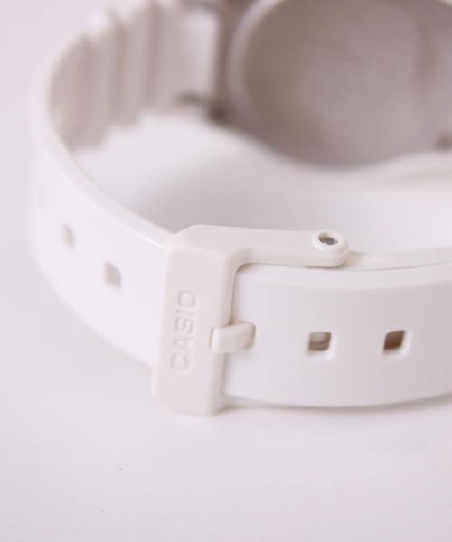 Chico（チコ）の「【CASIO】 DIVERS ウォッチ（アナログ腕時計・レディース・ホワイト/ブラック・FREE）」の5枚目の写真