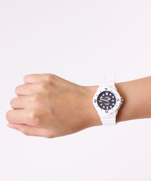 Chico（チコ）の「【CASIO】 DIVERS ウォッチ（アナログ腕時計・レディース・ホワイト/ブラック・FREE）」の8枚目の写真