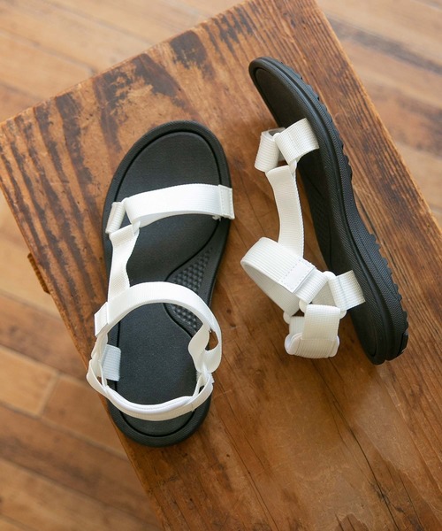 menue(メヌエ)の「こどもから大人まで履ける豊富なサイズ展開 ベルクロ スポーツサンダル(サンダル・レディース・ブラック/ホワイト系その他/ピンクベージュ/カーキ/その他/レオパード/ブラウン系その他/チャコールグレー/ゼブラ/グレー系その他・27.0cm/19.0cm/20.0cm/21.0cm/22.0cm/23.0cm/24.0cm/26.0cm/18.0cm/25.0cm)」の2枚目の写真