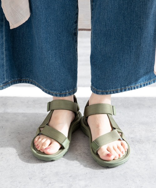 menue(メヌエ)の「こどもから大人まで履ける豊富なサイズ展開 ベルクロ スポーツサンダル(サンダル・レディース・ブラック/ホワイト系その他/ピンクベージュ/カーキ/その他/レオパード/ブラウン系その他/チャコールグレー/ゼブラ/グレー系その他・27.0cm/19.0cm/20.0cm/21.0cm/22.0cm/23.0cm/24.0cm/26.0cm/18.0cm/25.0cm)」の6枚目の写真