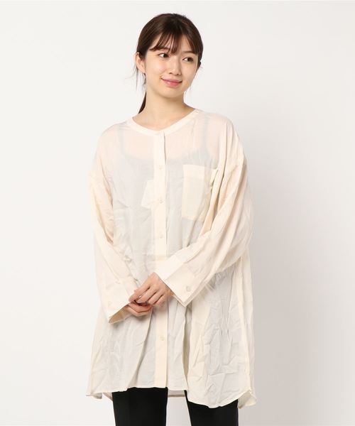 HONEYSUCKLE ROSE（ハニーサックルローズ）の「【HONEYSUCKLE ROSE】バンドカラーシアーシャツ（シャツ/ブラウス・レディース・オフホワイト/ベージュ/ブラウン・M）」の2枚目の写真