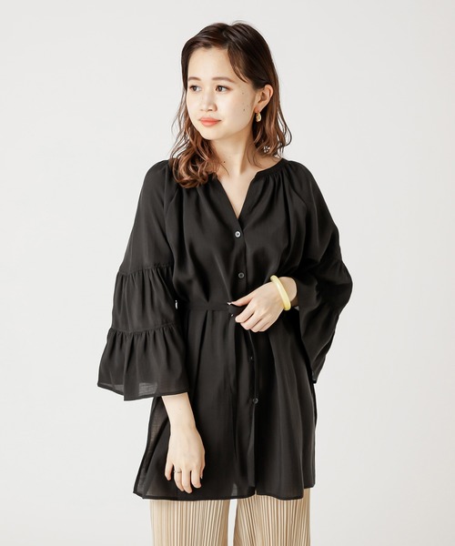 mystic(ミスティック)の「ボリューム袖フレアブラウス/シャツ/袖ボリューム/チュニック/リゾート(シャツ/ブラウス・レディース・ブラック/ベージュ/パープル/オフホワイト・FREE)」の3枚目の写真