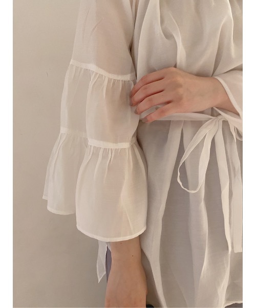 mystic(ミスティック)の「ボリューム袖フレアブラウス/シャツ/袖ボリューム/チュニック/リゾート(シャツ/ブラウス・レディース・ブラック/ベージュ/パープル/オフホワイト・FREE)」の19枚目の写真