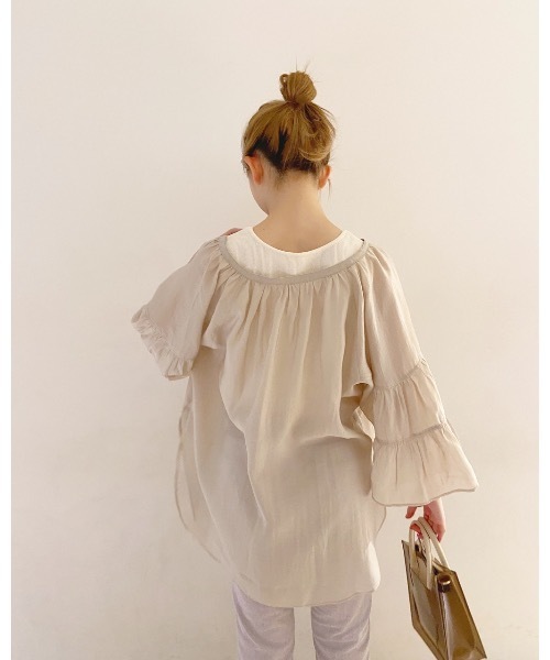 mystic(ミスティック)の「ボリューム袖フレアブラウス/シャツ/袖ボリューム/チュニック/リゾート(シャツ/ブラウス・レディース・ブラック/ベージュ/パープル/オフホワイト・FREE)」の15枚目の写真