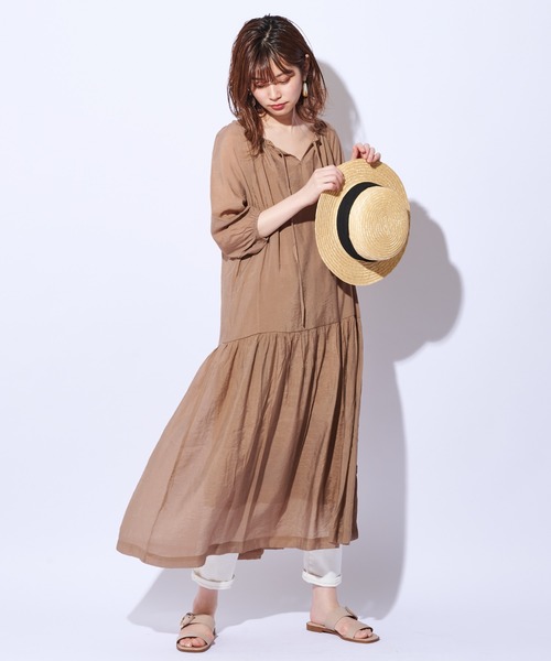 natural couture(ナチュラルクチュール)の「【WEB限定カラー有り】大人ティアードほんのりシアーワンピース(ワンピース・レディース・オフホワイト/ピンク/ミント/モカ/その他1・FREE)」の3枚目の写真