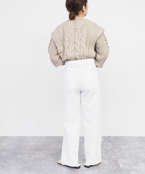 Riberry(リベリー)の「レイヤード風ケーブルニット(ニット/セーター・レディース・オフホワイト/ブラック/ベージュ/ダークパープル/ライラック・MEDIUM)」の10枚目の写真