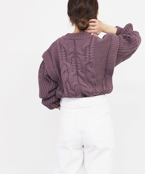 Riberry(リベリー)の「レイヤード風ケーブルニット(ニット/セーター・レディース・オフホワイト/ブラック/ベージュ/ダークパープル/ライラック・MEDIUM)」の6枚目の写真