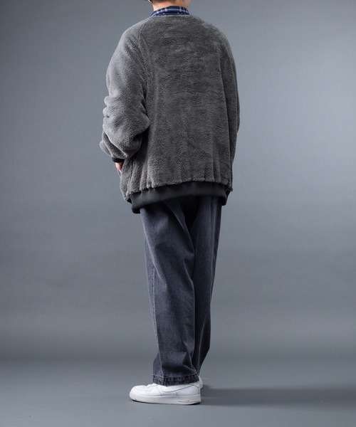 kutir（クティール）の「ルーズボアプルオーバースウェット（スウェット・メンズ・ライトグレー/チャコールグレー/ブラウン・MEDIUM/LARGE）」の8枚目の写真