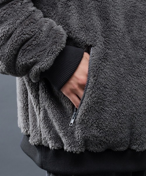 kutir（クティール）の「ルーズボアプルオーバースウェット（スウェット・メンズ・ライトグレー/チャコールグレー/ブラウン・MEDIUM/LARGE）」の17枚目の写真