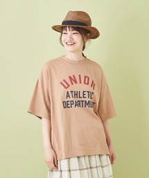CUBE SUGAR（キューブシュガー）の「OE天竺 ハードウォッシュ カレッジプリントＴシャツ（Tシャツ/カットソー）」