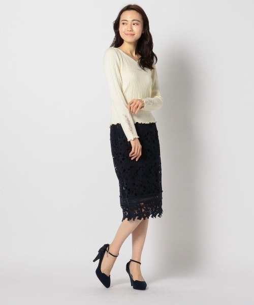 MISCH MASCH（ミッシュマッシュ）の「袖微配色刺繍リブニット