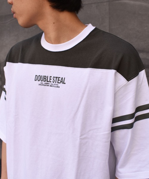 DOUBLE STEAL(ダブルスティール)の「2line FOOTBALL TEE(Tシャツ/カットソー・メンズ・ホワイト系その他/ブラック系その他/ホワイト系その他2/ブラック系その他2・MEDIUM/X-LARGE/LARGE)」の16枚目の写真