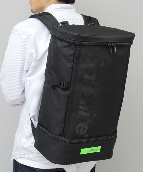 Satellite（サテライト）の「【 Satellite / サテライト 】 BOXXX＋ ボックスプラス / 防水素材 ボックス型 バックパック / ビッグサイズ / 大容量 / シューズ収納（バックパック/リュック・メンズ・ブラック系その他/ブラック系その他2・FREE）」の2枚目の写真