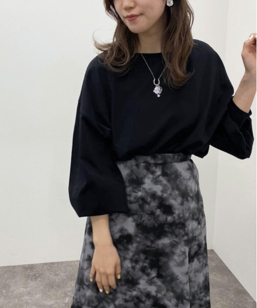 apres jour mignon(アプレジュールミニョン)の「シルケット袖ボリュームロンT【ZOZOTOWN限定アイテム】(Tシャツ/カットソー・レディース・ブラック/オフホワイト/グレイッシュベージュ・X-LARGE/フリー)」の3枚目の写真