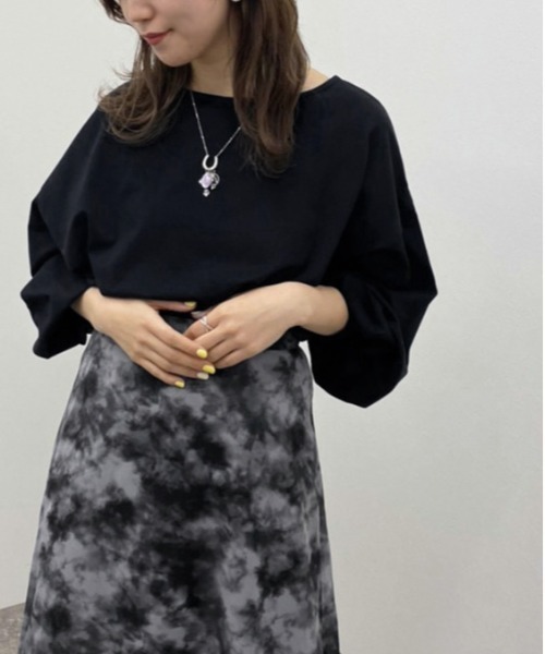 apres jour mignon(アプレジュールミニョン)の「シルケット袖ボリュームロンT【ZOZOTOWN限定アイテム】(Tシャツ/カットソー・レディース・ブラック/オフホワイト/グレイッシュベージュ・X-LARGE/フリー)」の4枚目の写真