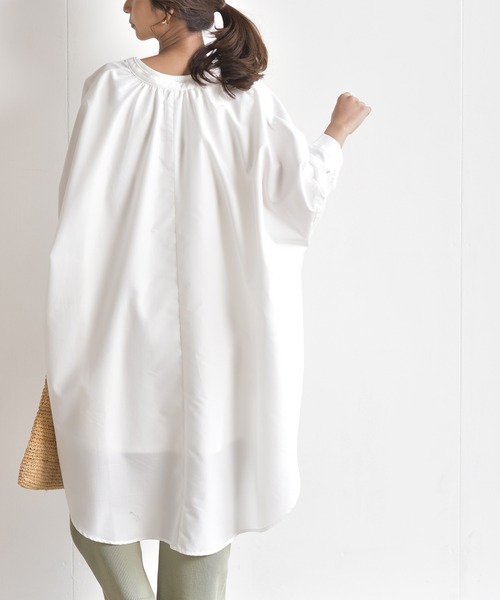 rps（アールピーエス）の「バンドカラードルマンブラウスチュニック（シャツ/ブラウス・レディース・チャコールグレー/オフホワイト/ブルー・M）」の4枚目の写真