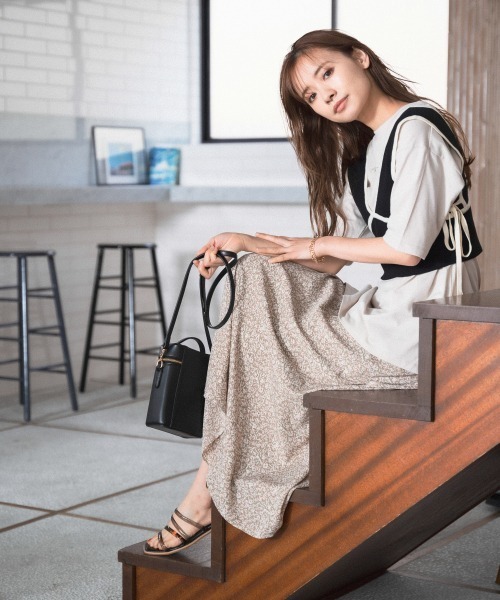 mysty woman(ミスティウーマン)の「サイドリボンニットビスチェ 947455(ニット/セーター・レディース・ブラック/カーキ/アイボリー・FREE)」の15枚目の写真