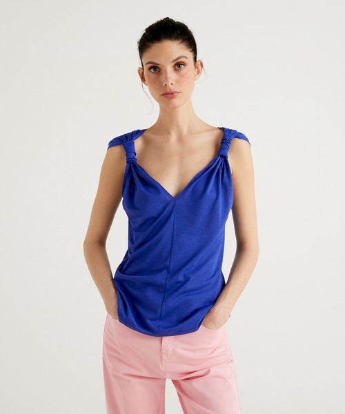 BENETTON (UNITED COLORS OF BENETTON)（ベネトンユナイテッドカラーズオブベネトン）の「リヨセルショルダーギャザースリーブトップス（キャミソール・レディース・ブルー/ブラック/ホワイト・LARGE/MEDIUM/X-SMALL/SMALL）」の3枚目の写真