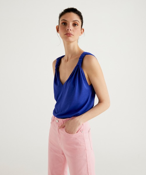 BENETTON (UNITED COLORS OF BENETTON)（ベネトンユナイテッドカラーズオブベネトン）の「リヨセルショルダーギャザースリーブトップス（キャミソール・レディース・ブルー/ブラック/ホワイト・LARGE/MEDIUM/X-SMALL/SMALL）」の7枚目の写真