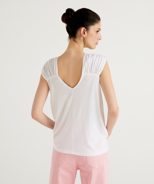 BENETTON (UNITED COLORS OF BENETTON)（ベネトンユナイテッドカラーズオブベネトン）の「リヨセルショルダーギャザースリーブトップス（キャミソール・レディース・ブルー/ブラック/ホワイト・LARGE/MEDIUM/X-SMALL/SMALL）」の4枚目の写真