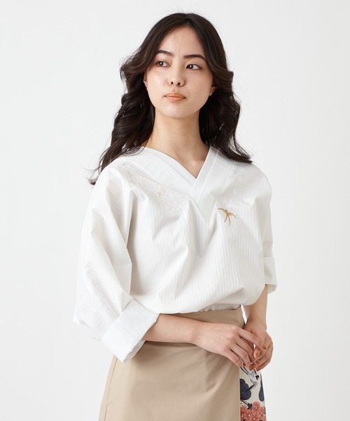 ふりふ（フリフ）の「【キクマツバメ・花天井】刺繍着物衿ブラウス（シャツ/ブラウス・レディース・ホワイト/ネイビー/アイボリー/グレイッシュブルー・FREE）」の2枚目の写真