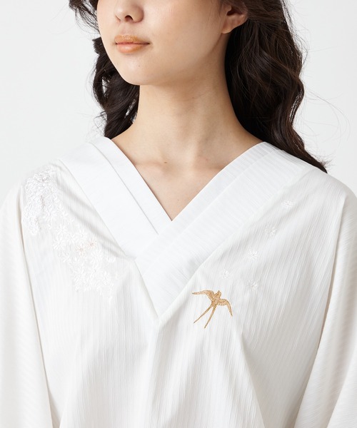 ふりふ（フリフ）の「【キクマツバメ・花天井】刺繍着物衿ブラウス（シャツ/ブラウス・レディース・ホワイト/ネイビー/アイボリー/グレイッシュブルー・FREE）」の5枚目の写真