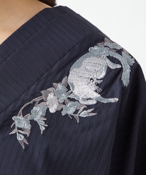 ふりふ（フリフ）の「【キクマツバメ・花天井】刺繍着物衿ブラウス（シャツ/ブラウス・レディース・ホワイト/ネイビー/アイボリー/グレイッシュブルー・FREE）」の8枚目の写真