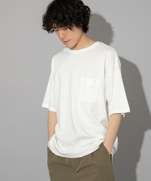 ITEMS URBANRESEARCH（アイテムズ アーバンリサーチ）の「コンパクトスムース ポケットTシャツ（Tシャツ/カットソー・メンズ・ベージュ/ホワイト/ブラック/ピンク・MEDIUM/LARGE）」の2枚目の写真