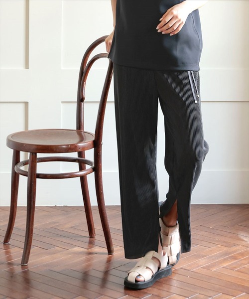 DONOBAN（ドノバン）の「セルフカット インサイドスリットプリーツパンツ（その他パンツ・レディース・ブラック/ベージュ/ピンク/イエロー・SHORT/LONG）」の10枚目の写真