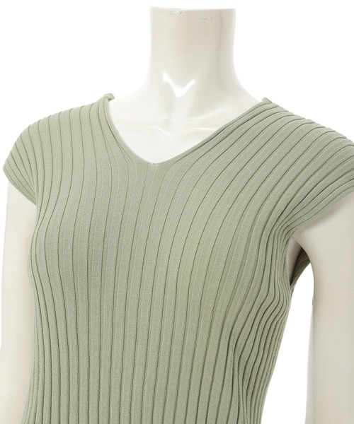 fifth（フィフス）の「フレンチスリーブVネックコンパクトリブニット（ニット/セーター・レディース・ライトグリーン/ライトベージュ・MEDIUM）」の3枚目の写真