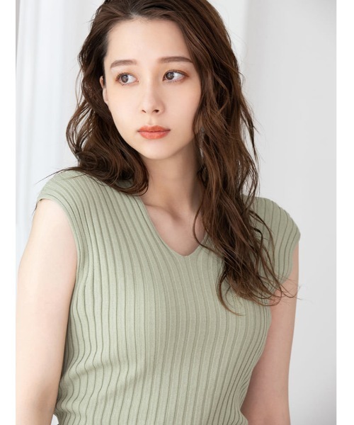 fifth（フィフス）の「フレンチスリーブVネックコンパクトリブニット（ニット/セーター・レディース・ライトグリーン/ライトベージュ・MEDIUM）」の15枚目の写真