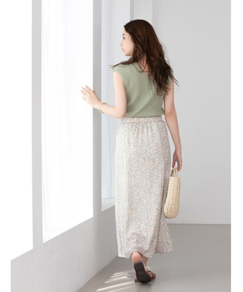 fifth（フィフス）の「フレンチスリーブVネックコンパクトリブニット（ニット/セーター・レディース・ライトグリーン/ライトベージュ・MEDIUM）」の18枚目の写真