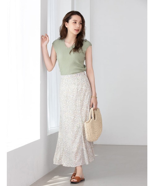 fifth（フィフス）の「フレンチスリーブVネックコンパクトリブニット（ニット/セーター・レディース・ライトグリーン/ライトベージュ・MEDIUM）」の19枚目の写真