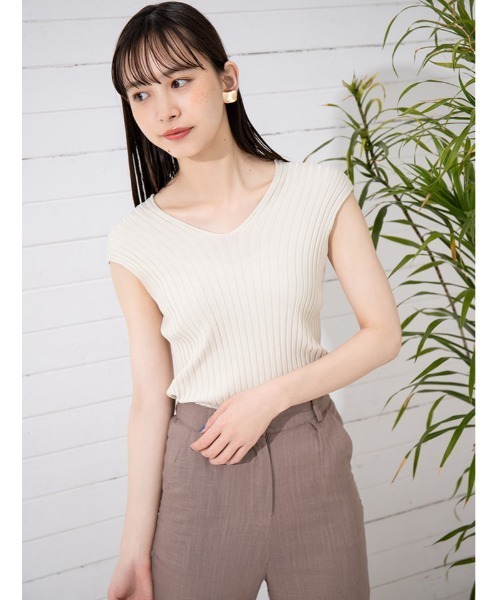 fifth（フィフス）の「フレンチスリーブVネックコンパクトリブニット（ニット/セーター・レディース・ライトグリーン/ライトベージュ・MEDIUM）」の20枚目の写真