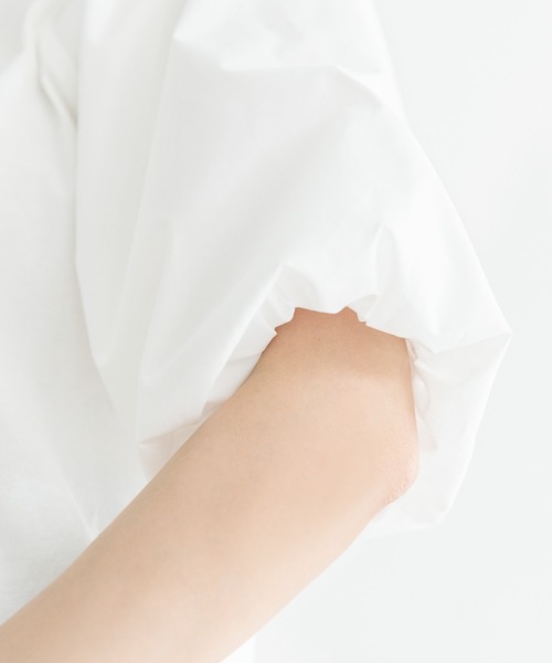 Mysa&Liina(ミーサリーナ)の「異素材切替袖ボリュームトップス(Tシャツ/カットソー・レディース・ブラック/オフホワイト・M)」の18枚目の写真