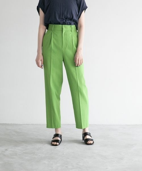 yuw（ユウ）の「ドライオックステーパードパンツ　953006（その他パンツ・レディース・ピンク/グリーン/ベージュ/ブラック/ライトグリーン/チャコールグレー・LARGE/MEDIUM）」の5枚目の写真