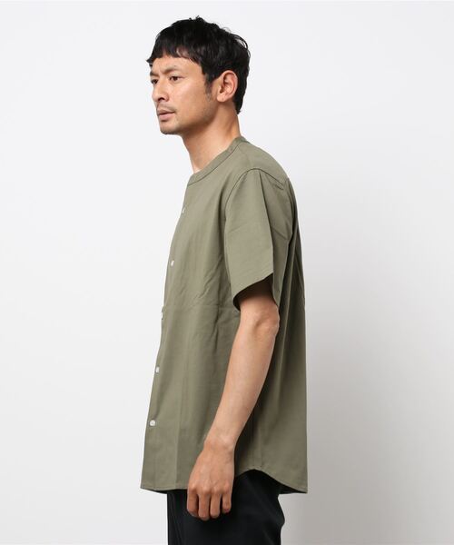 PLUS ONE（プラスワン）の「【PLUS ONE】半袖カットバンドカラーシャツ（シャツ/ブラウス・メンズ・ライトグレー/オリーブ/ブラック・XL/M/L）」の5枚目の写真