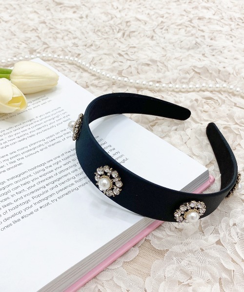 apres jour（アプレジュール）の「【apres jour×ARIAZ】ビジューカチューシャ（カチューシャ・レディース・ブラック・FREE）」の2枚目の写真