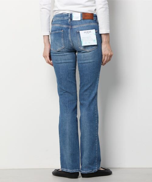 Guess（ゲス）の「SEXY STRAIGHT Denim Pants（デニムパンツ・レディース・インディゴブルー・24inch/25inch/26inch/27inch/28inch）」の9枚目の写真