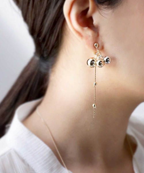 antiqua(アンティカ)の「メタルボールピアス(ピアス(両耳用)・レディース・シルバー/ゴールド・FREE)」の1枚目の写真