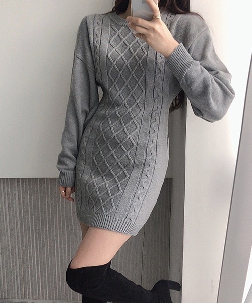 a lot of love（ア ロット オブ ラブ）の「バックオープン　ドロップショルダー　ミニ丈ワンピース　ama（ワンピース・レディース・オフホワイト/ブラック/グレー・FREE）」の3枚目の写真