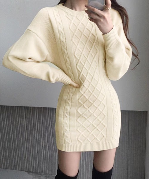 a lot of love（ア ロット オブ ラブ）の「バックオープン　ドロップショルダー　ミニ丈ワンピース　ama（ワンピース・レディース・オフホワイト/ブラック/グレー・FREE）」の4枚目の写真