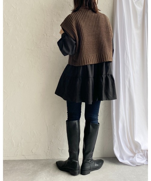 She's Closet（シーズクローゼット）の「クルーネックケーブルアラン編みざっくりショート丈ニットベスト（ベスト・レディース・ブラック/ベージュ/アイボリー/ブラウン/グリーン/イエロー系その他・FREE）」の16枚目の写真