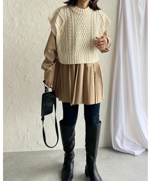 She's Closet（シーズクローゼット）の「クルーネックケーブルアラン編みざっくりショート丈ニットベスト（ベスト・レディース・ブラック/ベージュ/アイボリー/ブラウン/グリーン/イエロー系その他・FREE）」の20枚目の写真