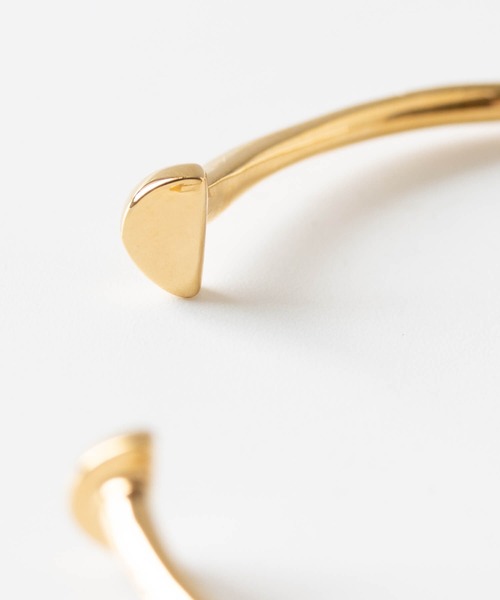 JUICY ROCK（ジューシーロック）の「CYCRO/GP(SV925) Tバーメルトバングル（バングル/リストバンド・レディース・ゴールド・ONE SIZE）」の9枚目の写真