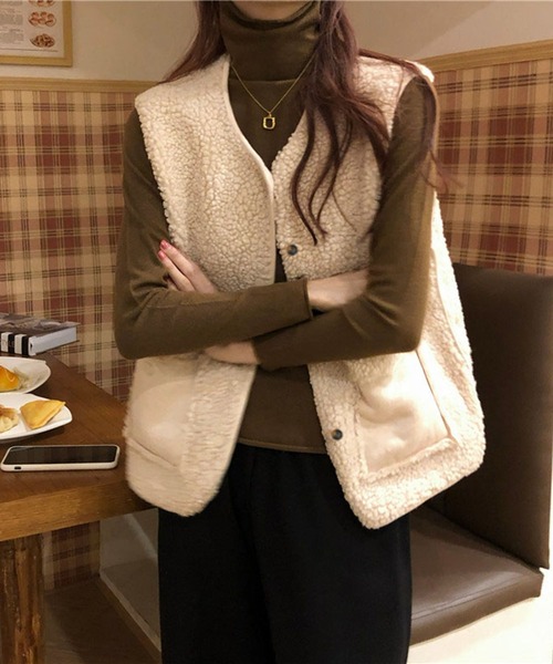 me+em select（ミームセレクト）の「※エコムートンボアベスト（ベスト・レディース・ダークグレー/ブラウン/モカ/アイボリー・FREE）」の21枚目の写真