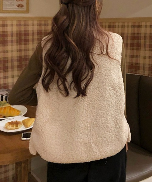 me+em select（ミームセレクト）の「※エコムートンボアベスト（ベスト・レディース・ダークグレー/ブラウン/モカ/アイボリー・FREE）」の12枚目の写真